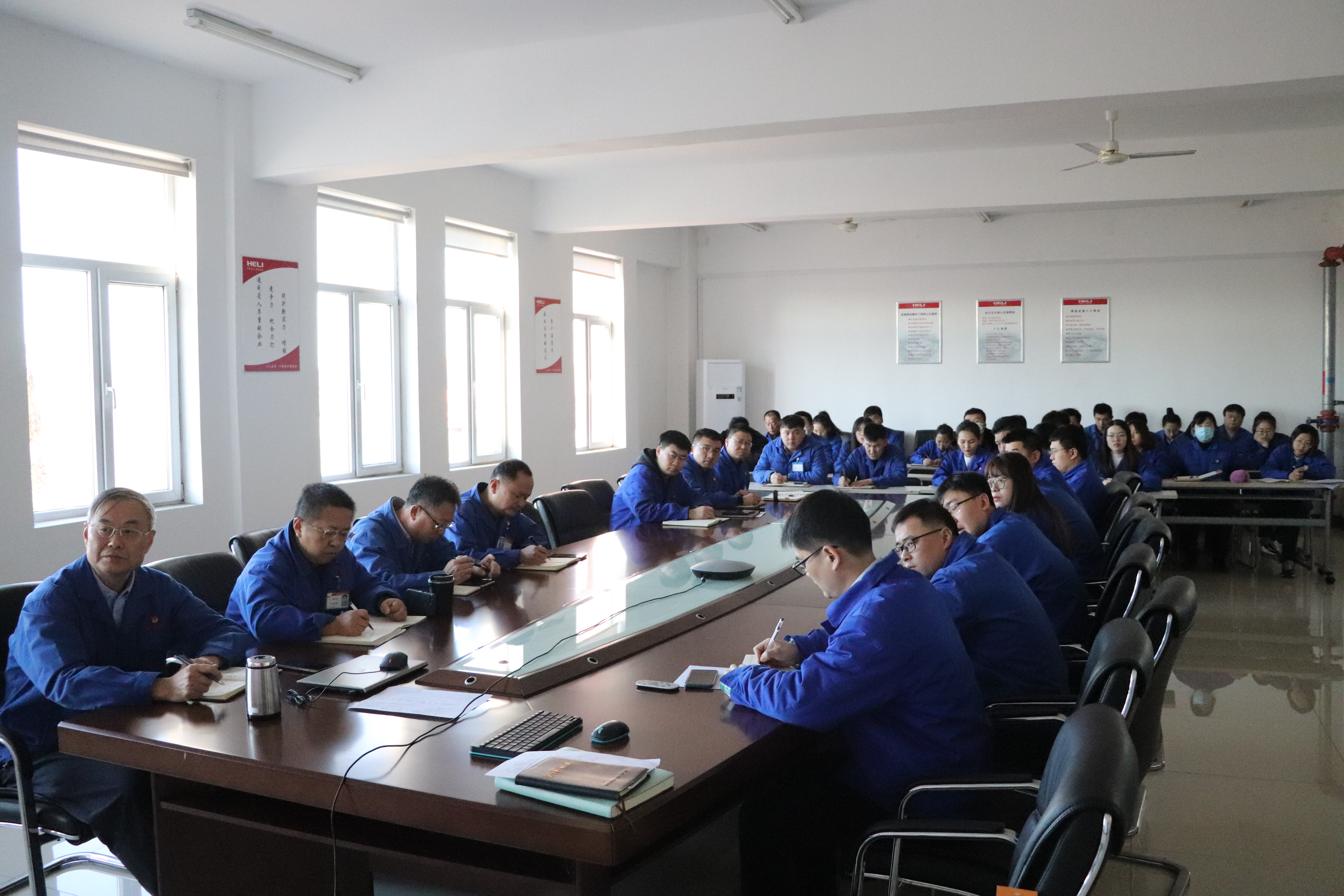 《党的十九届六中全会、省第十一次党代会精神宣贯》的专题党课 (2).JPG 《党的十九届六中全会、省第十一次党代会精神宣贯》的专题党课 (2).JPG