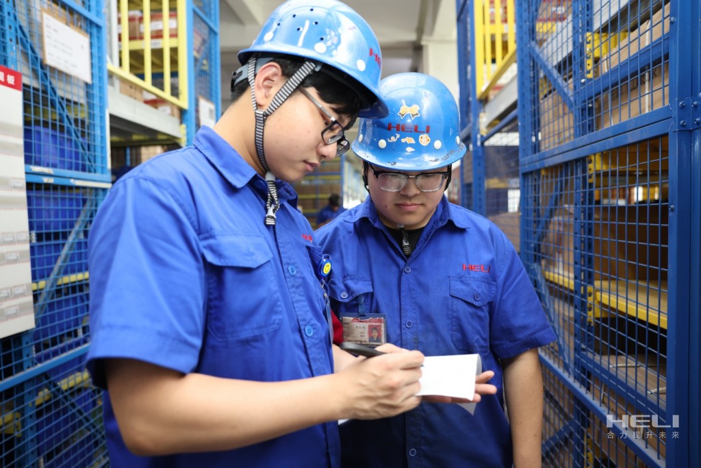 活动现场(二).jpg 活动现场(二).jpg