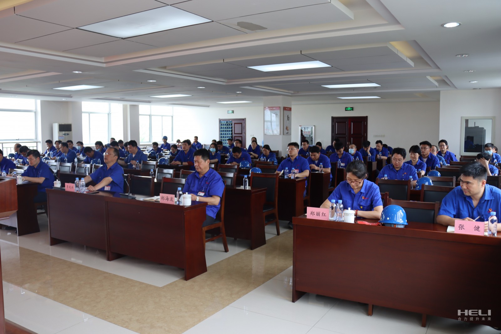 交流会场.jpg