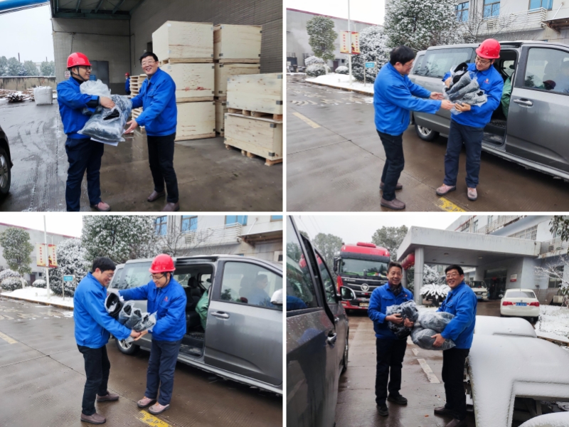 1 厂工会将护膝送至各生产部门.jpg 1 厂工会将护膝送至各生产部门.jpg