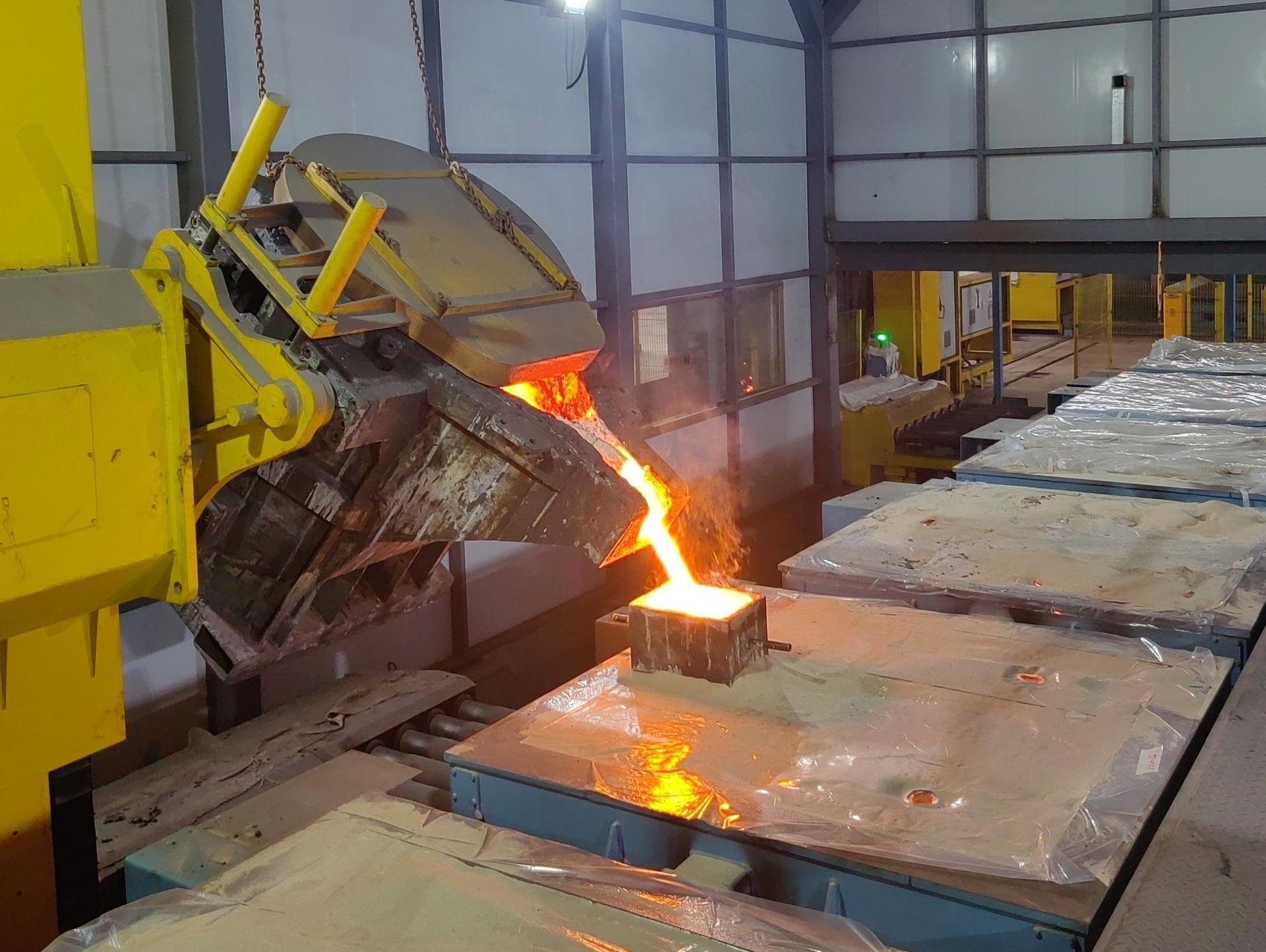 3自动浇注Automatic pouring.jpg 3自动浇注Automatic pouring.jpg