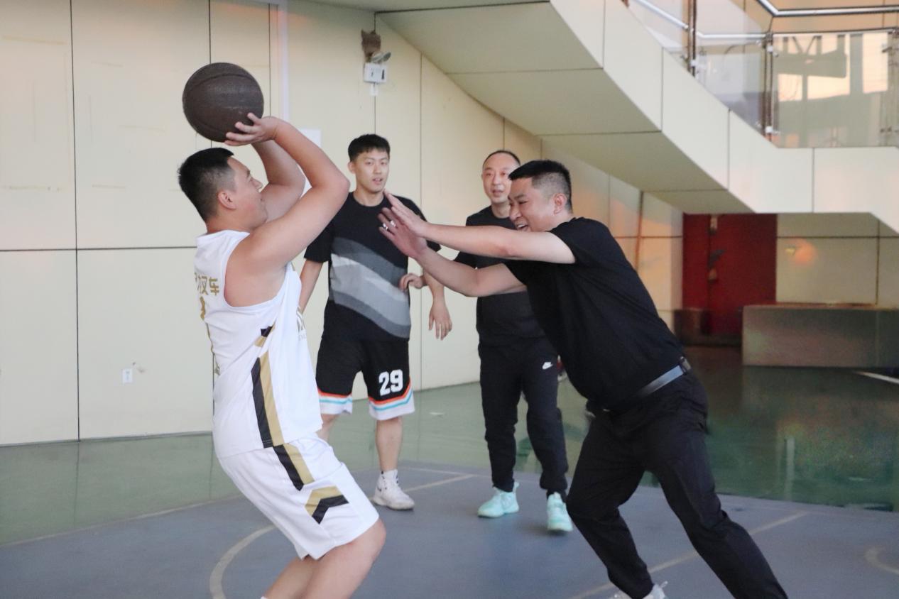 篮球图片1.jpg 篮球图片1.jpg